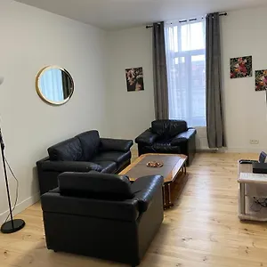 Modern Third Floor Apartamento Bruselas